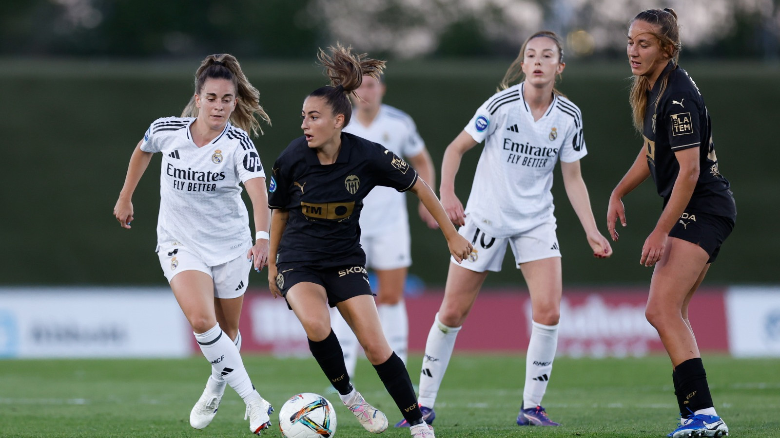 El Valencia Femenino cae por la mínima (1-0) ante el Real Madrid ...